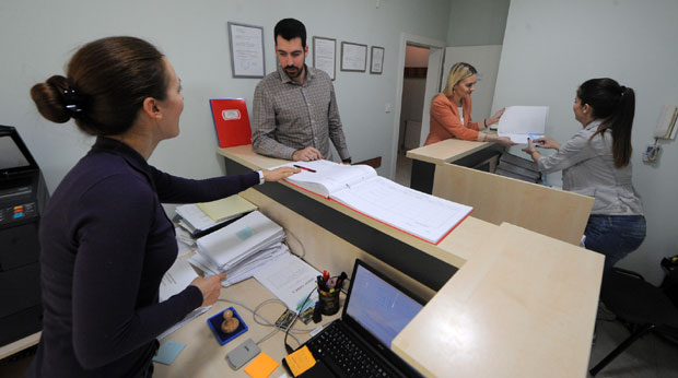 Нотар гарантује садржину уговора